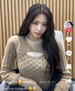 itzy ユナ着用 pinko ニットのサムネイル