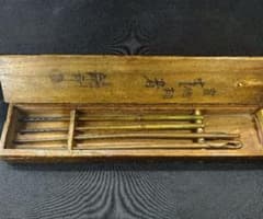 茶道具 火箸2膳 宣徳銅 唐金 釜師 五郎三郎造 共箱 明治骨董 旧家蔵出 珍品 茶道具 火箸2膳 宣徳銅 唐金 釜師 五郎三郎造 共箱 明治骨董 旧家蔵出