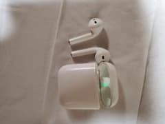 AirPods 本体のサムネイル