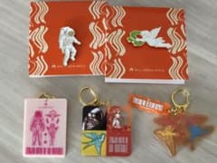 ミセス　ゼンジン　ストラップ＆ピンバッジセットのサムネイル