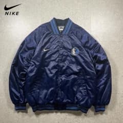 NIKE TEAM NBA マーベリックス 中綿 ナイロンスタジャンXL刺繍 NIKE TEAM NBA マーベリックス 中綿 ナイロンスタジャンXL刺繍 - メルカリ