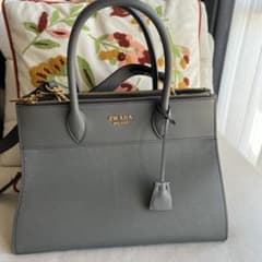 prada プラダ　ショルダーバッグ トートバッグのサムネイル