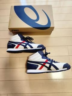 asics スノトレ スニーカー　24.0cm 防寒　防滑　中古品のサムネイル
