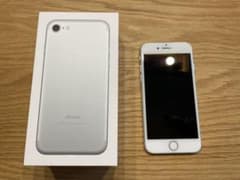 iPhone7 128GBシルバー　SIMロックなしのサムネイル