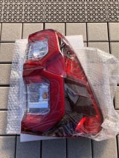 社外品　ハイラックス　テールライト　右側のみのサムネイル