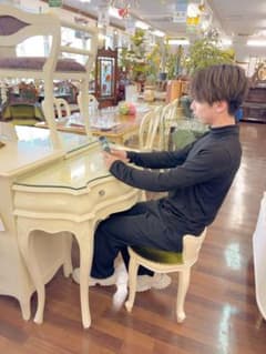 マホガニー材 アイボリー色 コンソールデスク 椅子付 クラシカル