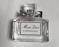 【新品】 【24時間以内に発送】Dior ブルーミングブーケ ミニチュア 5mlのサムネイル