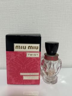 miumiu Twist（ツイスト）オードパルファム 30ml 箱つきのサムネイル