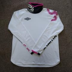 【年末年始値下げ】UMBRO　プラシャツ　ハイネック　Ｓのサムネイル