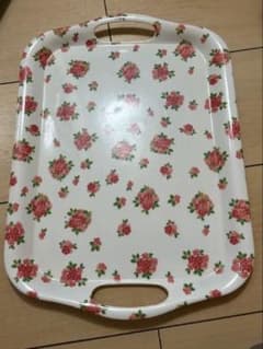 ⭐️ストロベリー柄 トレー 取手付き 可愛いいちご⭐️のサムネイル