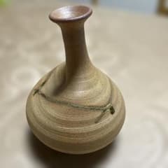 ベージュ陶器花瓶 緑色のライン装飾 ベージュ陶器花瓶 緑色のライン装飾 - メルカリ