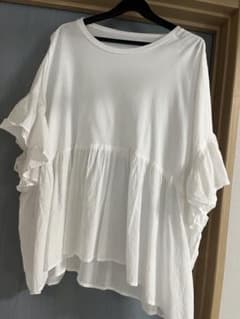 ホワイト フリル付き Tシャツ M-L マタニティのサムネイル