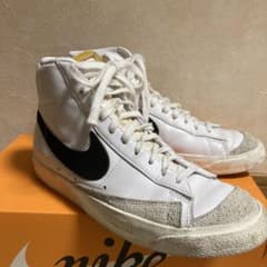 NIKE ブレーザーmid77のサムネイル