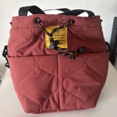 KIU ・キルティングショルダーバッグ ・赤のサムネイル