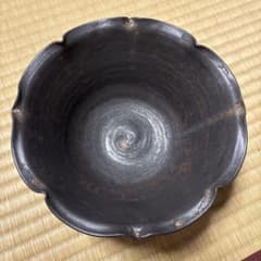 石渡磨美さん　黒唐金　輪花鉢　丼　ラーメン鉢 石渡磨美さん 黒唐金 輪花鉢 丼 ラーメン鉢 - メルカリ