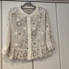 Lilly Blouse アイボリー刺繍長袖ブラウスのサムネイル