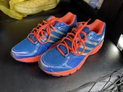 adidas スニーカー　27cm 正規品　蛍光オレンジ／ブルーのサムネイル