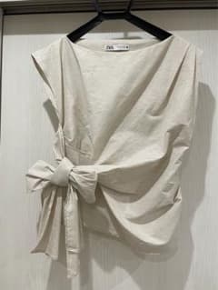 ZARA 洋服のサムネイル