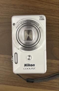 [美品]Nikon COOLPIX S6900 コンパクトデジタルカメラホワイトのサムネイル