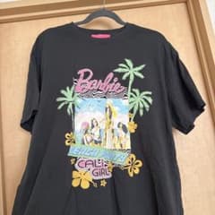 Barbie バービー プリント Tシャツ ブラック Forever21のサムネイル