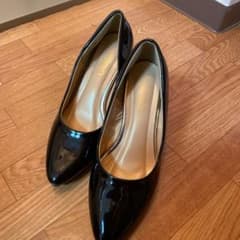 エナメルパンプス 黒のサムネイル