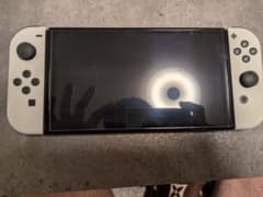 Nintendo Switch 有機ELモデル ホワイト/ブラックのサムネイル