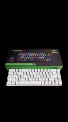 T8 RGBメカニカルキーボード ホワイトのサムネイル