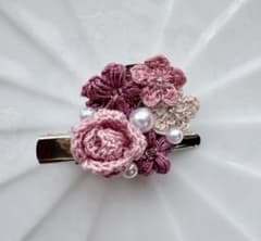 ハンドメイド レース編み 花モチーフ ブローチのサムネイル