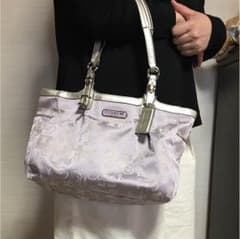 COACHのサムネイル
