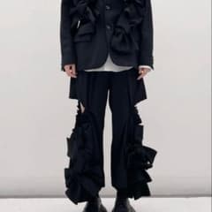 AD2024コムデギャルソン リボン装飾付き パンツ - メルカリ