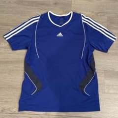 アディダス　サッカーシャツ(Lサイズ) ※ソックス付きのサムネイル