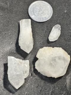 国産鉱物(16.14.6)天然水晶 原石 鉱物標本 4個セットのサムネイル