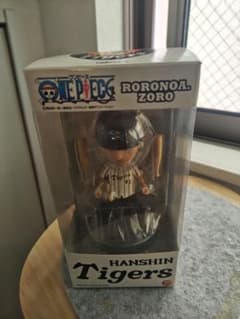 ワンピース ロロノア・ゾロ 阪神タイガース フィギュアのサムネイル