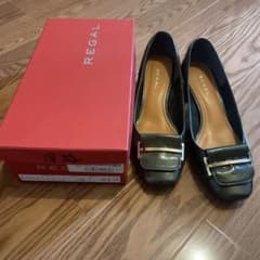 REGAL リーガル　パンプス　エナメルのサムネイル