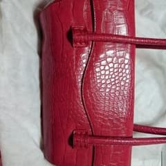 新品タグ付き☆赤のハンドバッグのサムネイル