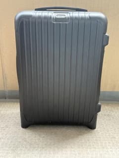 ファスナー一部破れRIMOWA SALSA 33Lブラック 機内持込 ファスナー一部破れRIMOWA SALSA 33Lブラック 機内持込 - メルカリ