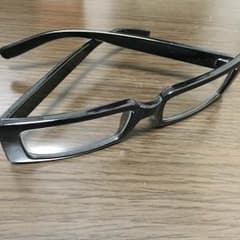 黒縁 伊達メガネのサムネイル