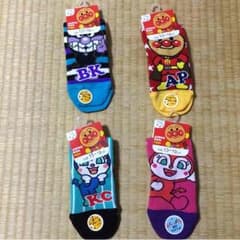 ぱぱさん様専用 アンパンマン靴下４点のサムネイル
