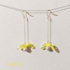 お色選べます❤︎コットンパールとリボンのチェーンピアス〇*°のサムネイル