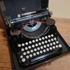 underwood アンティーク タイプライター　ヴァイオレットエヴァーガーデンのサムネイル