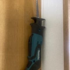 値下げしました。マキタ電動ノコギリ10.8Vのサムネイル