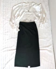 H&M ブラウス(M) ＆ユニクロ ストレッチナロースカート(S)のサムネイル
