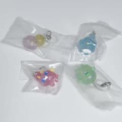 たまごっち めじるしアクセサリー 4個セットのサムネイル