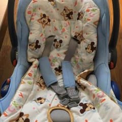 チャイルドシート コンビのサムネイル
