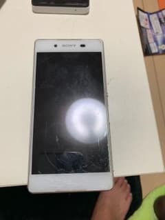 Xperia Z4 White ジャンクのサムネイル