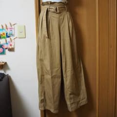 【美品】 GU ワイドパンツ ベージュのサムネイル