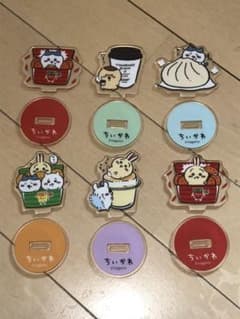 ちいかわ　アクリルスタンド　ファミマコラボのサムネイル