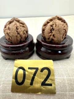 ☆老樹王☆文玩核桃（ぶんがんくるみ）の逸品、赤い皮（小粗筋霸王龙