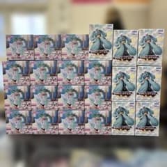 初音ミクフィギュアまとめ売り22個 猫耳Tシャツ シナモロール - メルカリ