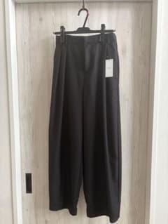 SOLAMONAT LARME タックパンツ ワイドパンツ ブラックのサムネイル